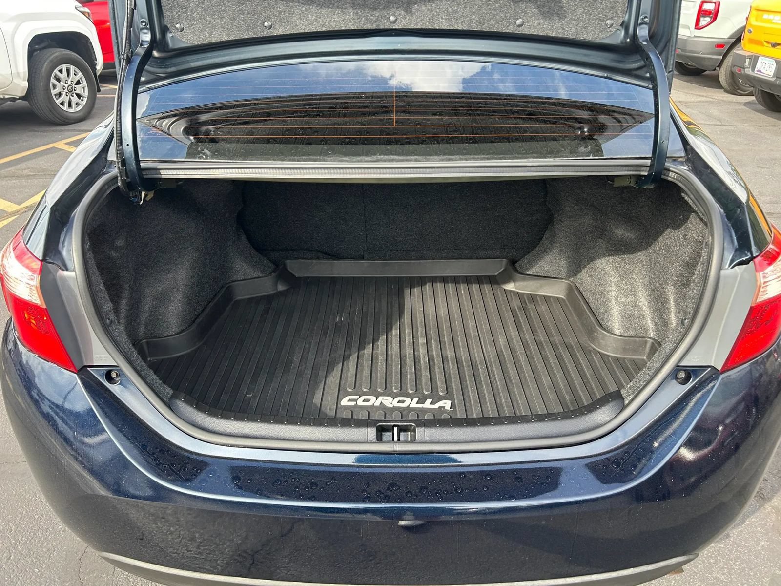Used 2019 Toyota Corolla LE FWD image 22