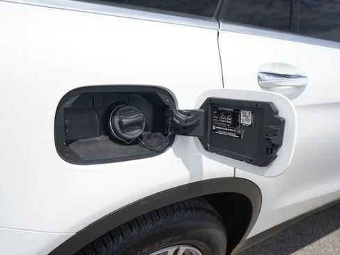 Used 2021 Mercedes-Benz GLC 300 4MATIC image 12
