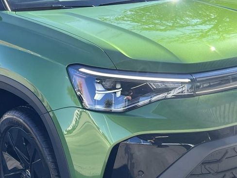 New 2026 Volkswagen Taos SE FWD image 7