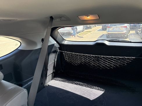 Used 2023 Toyota Highlander XLE image 9