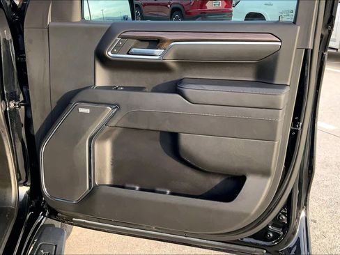 Used 2023 Chevrolet Silverado 1500 LT Trail Boss w/ LT Trail Boss Premium Package AWD/4WD image 23