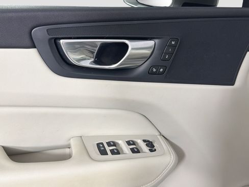 Certified 2023 Volvo XC60 B5 Plus w/ Climate Package AWD/4WD image 17