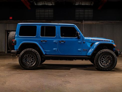 Used 2023 Jeep Wrangler Unlimited Rubicon w/ Xtreme 35 Tire Package AWD/4WD image 10