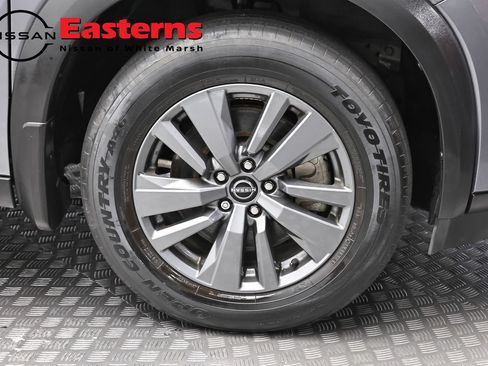 Used 2022 Nissan Pathfinder SV AWD/4WD image 28