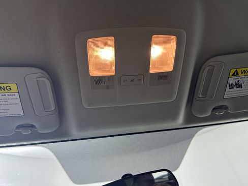 Used 2015 MAZDA MAZDA3 i Touring image 23