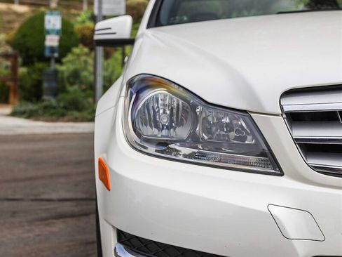 Used 2013 Mercedes-Benz C 250 Sedan image 11
