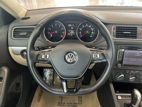 Used 2015 Volkswagen Jetta SE FWD image 26