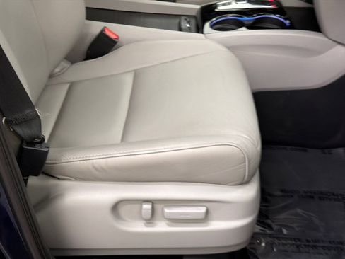 Used 2019 Honda Pilot Touring image 10