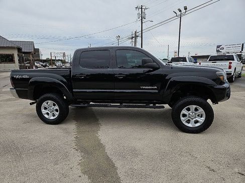 Used 2014 Toyota Tacoma PreRunner w/ SR5 Package RWD image 9