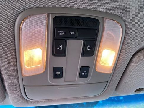 Used 2015 Kia Sedona LX w/ LX Convenience Package FWD image 19