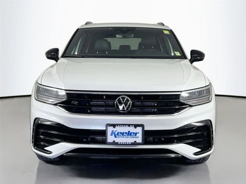 Used 2024 Volkswagen Tiguan SE R-Line image 9