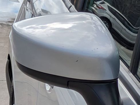 Used 2023 Nissan Versa SV image 13