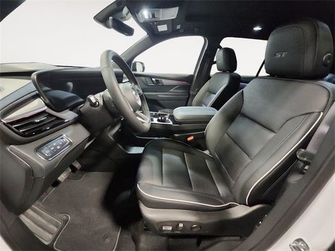 New 2026 Buick Enclave Sport Touring image 9