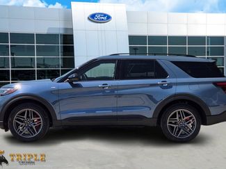 Used 2025 Ford Explorer ST-Line w/ Premium Package AWD/4WD video 3