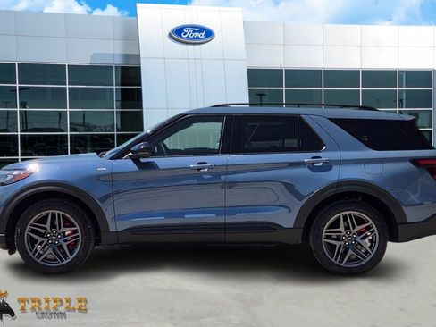 Used 2025 Ford Explorer ST-Line w/ Premium Package AWD/4WD image 3
