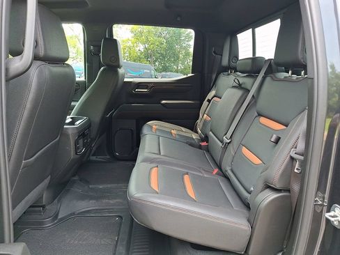 Used 2024 GMC Sierra 1500 AT4 w/ AT4 Premium Package AWD/4WD image 13