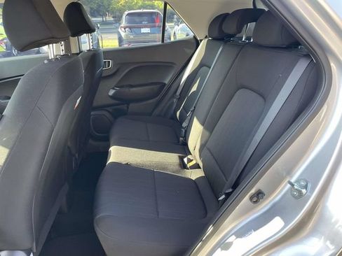 Used 2026 Hyundai Venue SE FWD image 12