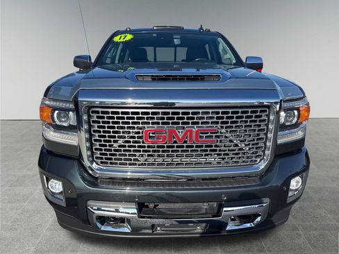 Used 2017 GMC Sierra 2500 Denali image 9