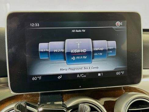 Used 2017 Mercedes-Benz GLC 300 4MATIC image 32