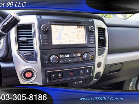 Used 2019 Nissan Titan PRO-4X w/ Pro-4x Convenience Package AWD/4WD image 23
