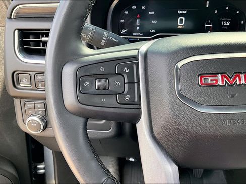 Used 2023 GMC Yukon SLT w/ SLT Luxury Package AWD/4WD image 18