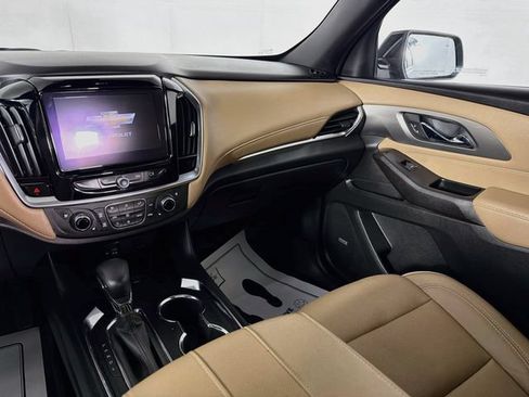 Used 2023 Chevrolet Traverse Premier AWD/4WD image 25