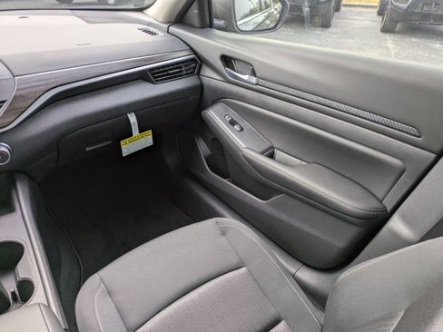 New 2025 Nissan Altima 2.5 SV image 17