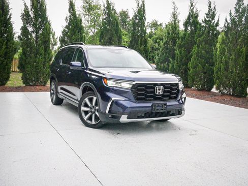 Used 2025 Honda Pilot Elite image 2