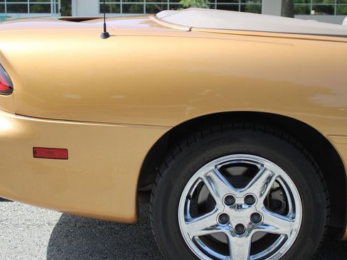 Used 1998 Chevrolet Camaro Z28 RWD image 30