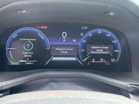 Used 2025 Toyota Camry XSE FWD image 33