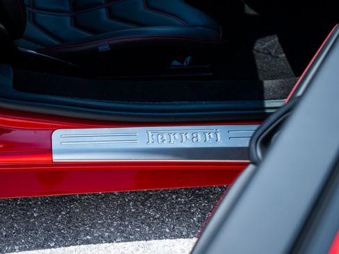 Used 2014 Ferrari 458 Italia Coupe RWD image 32