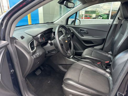 Used 2021 Chevrolet Trax LT image 17