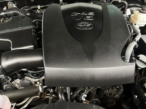 Used 2019 Toyota Tacoma SR5 image 7