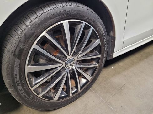 Used 2016 Volkswagen Jetta Sport FWD image 31