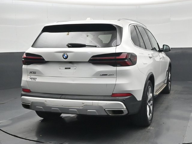 Used 2024 BMW X5 xDrive40i AWD/4WD image 2