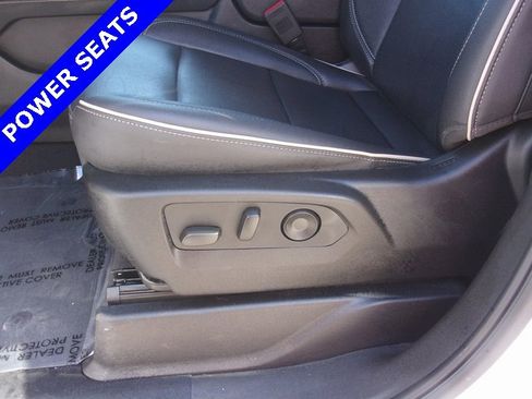 Used 2024 Chevrolet Suburban Premier image 9