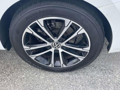Certified 2024 Volkswagen Jetta Sport FWD image 7