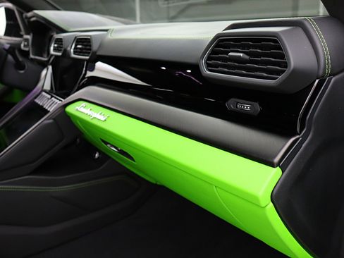 Used 2024 Lamborghini Urus S image 43