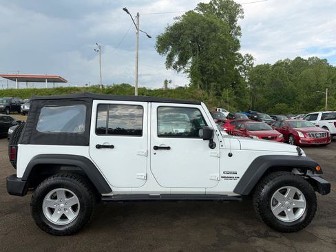 Used 2014 Jeep Wrangler Unlimited Sport w/ Quick Order Package 24S AWD/4WD image 4