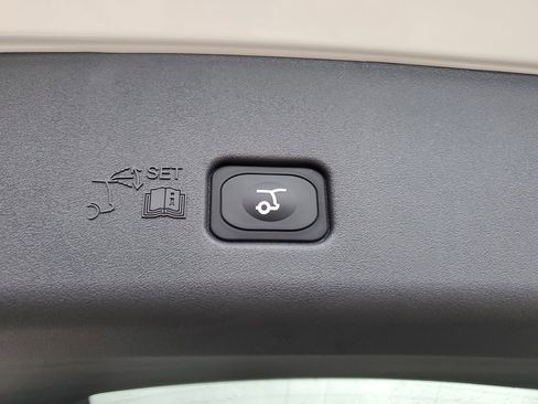 New 2026 Lincoln Nautilus Premier AWD/4WD image 6