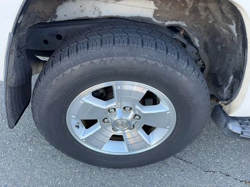 Used 2005 Toyota 4Runner SR5 RWD image 30