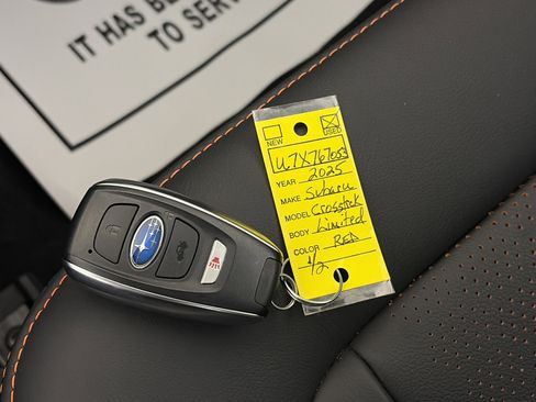 Used 2025 Subaru Crosstrek 2.5i Limited w/ Crosstrek Mirror Package image 30
