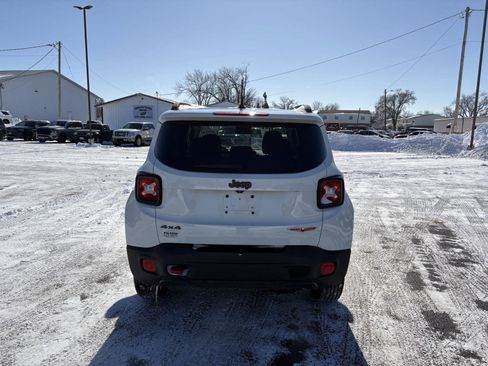 Used 2016 Jeep Renegade Trailhawk image 7
