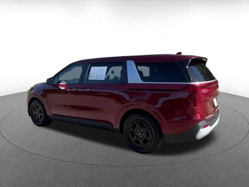 Used 2026 Kia Carnival FWD image 9