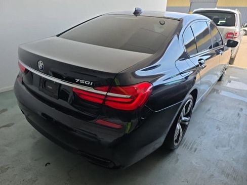 Used 2019 BMW 750i w/ M Sport Package RWD image 3