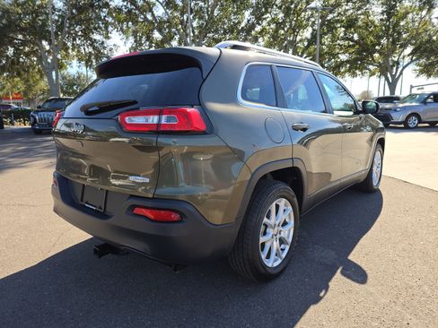 Used 2016 Jeep Cherokee Latitude w/ Cold Weather Group image 8