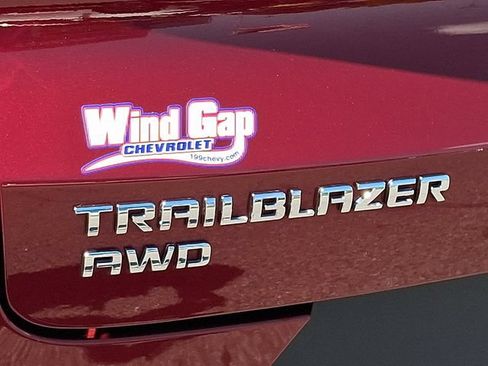 Used 2025 Chevrolet TrailBlazer LT w/ LT Cold Weather Package AWD/4WD image 29