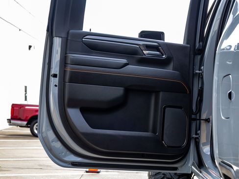 Used 2024 GMC Sierra 2500 AT4 w/ AT4 Premium Plus Package image 37