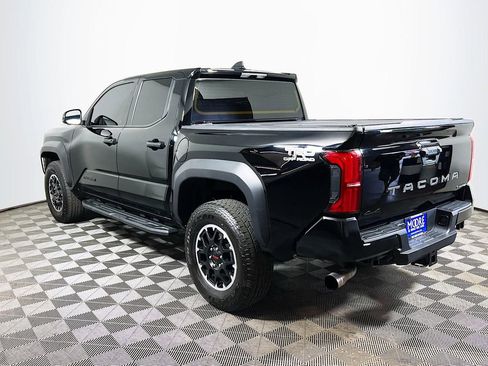 Certified 2025 Toyota Tacoma TRD Off-Road AWD/4WD image 6