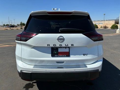 Certified 2024 Nissan Rogue SV FWD image 5
